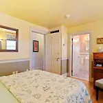 After Eight Bed And Breakfast