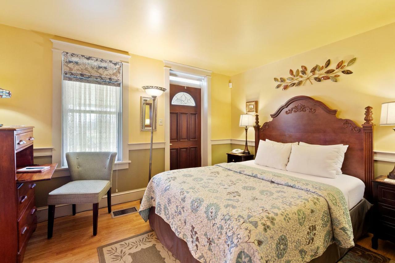 After Eight Bed and breakfast 4*