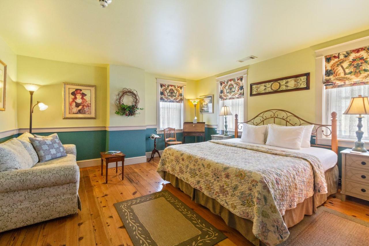 After Eight Bed and breakfast 4*